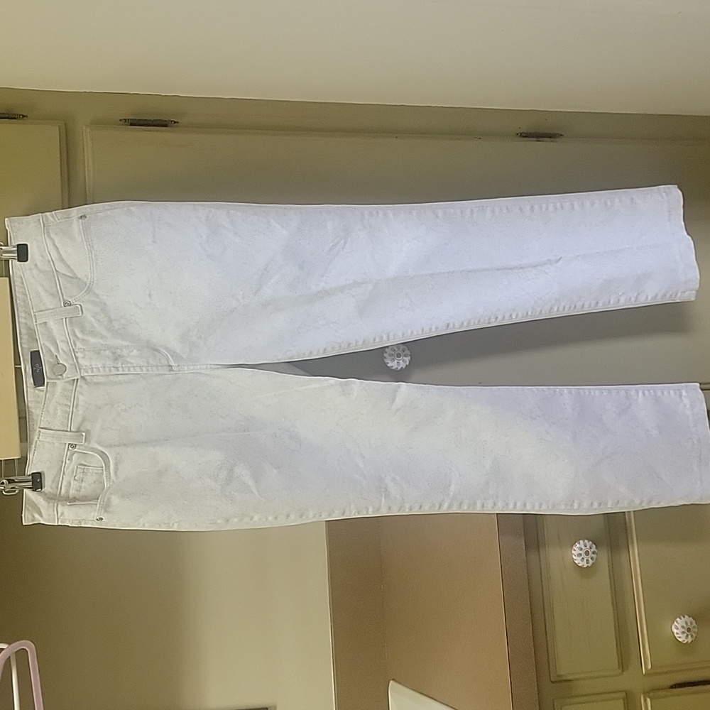 NYDJ size 8 paisley patterned white Jean